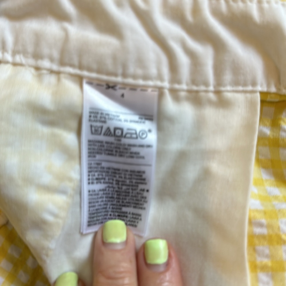 Old Navy Everyday shorts, size 4 - Picture 4 of 4